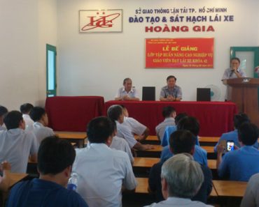 Trung tâm dạy lái xe ô tô hoàng gia tại tphcm