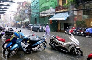 mẹo phòng và xử lý khi lái xe qua đoạn ngập nước