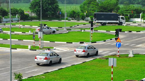 học lái xe ô tô quận1