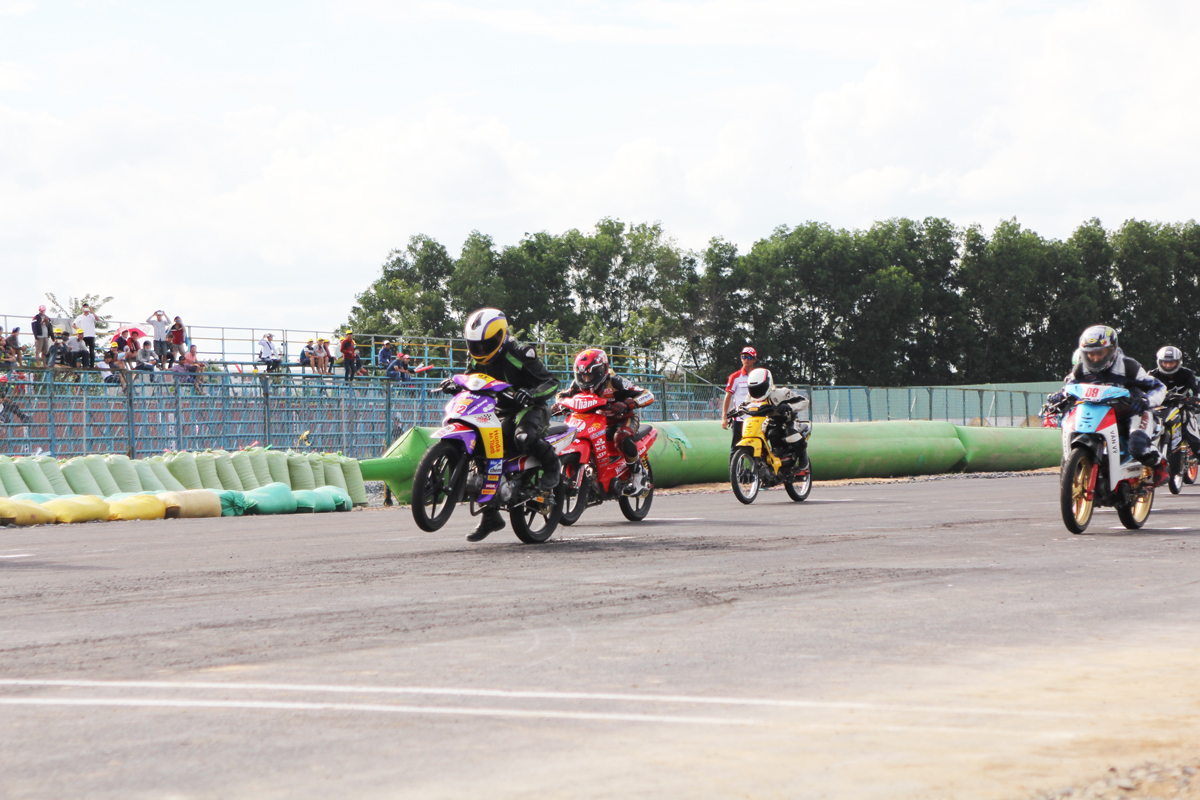 [đua xe] Dàn 'xế độ' Honda tranh tài tại giải đua Bình Dương 3796