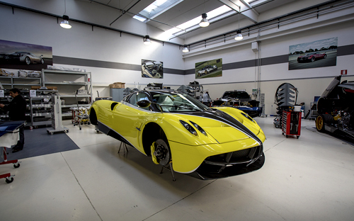 [Pagani] Có gì đặc biệt trong nhà máy 'thần gió' Pagani Huayra? 3757