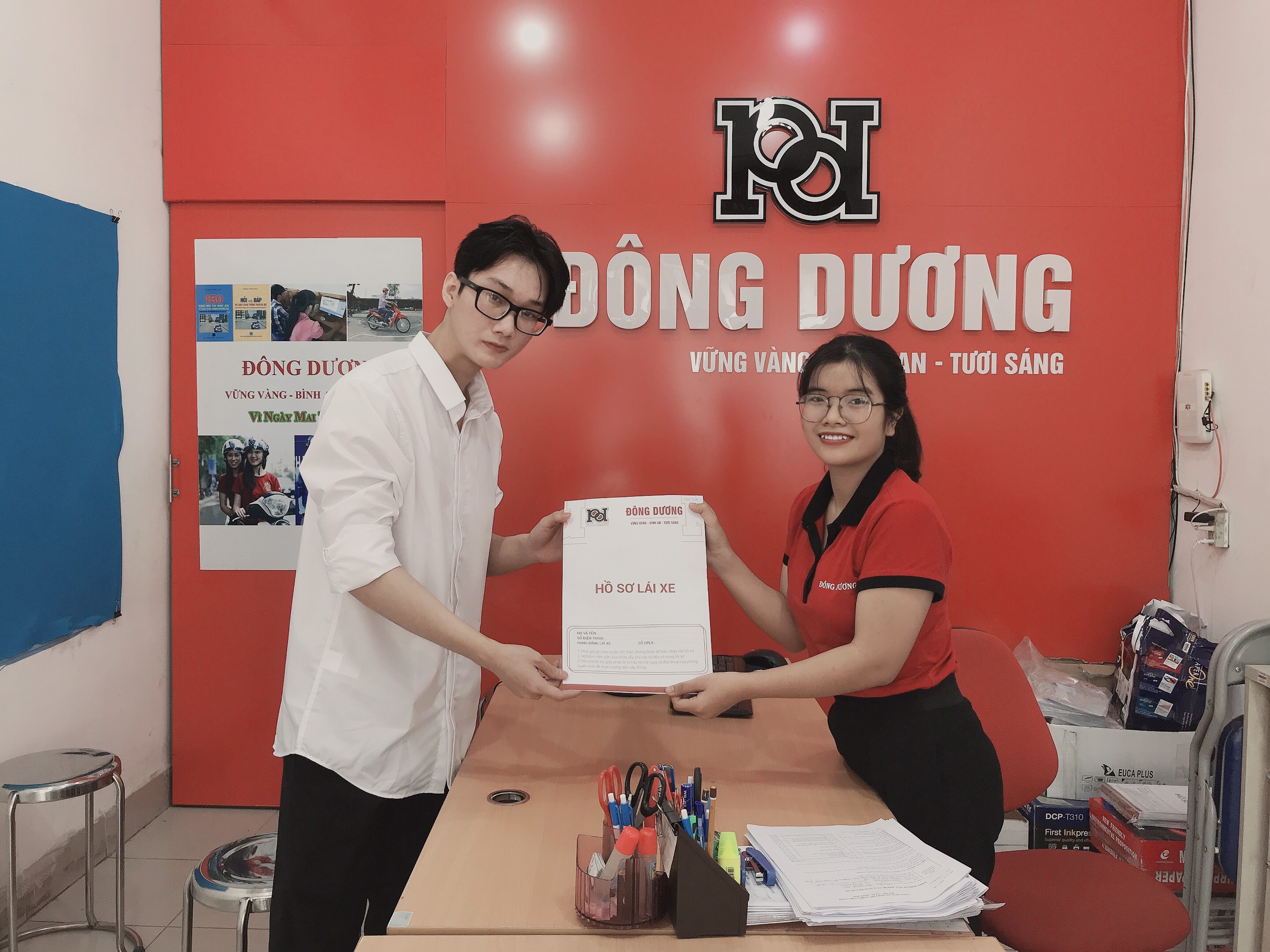 Bằng lái xe quốc tế và thủ tục chuyển đổi bằng lái xe nước ngoài